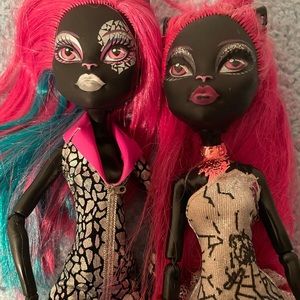 Monster High Catty Noir doll bundle.
